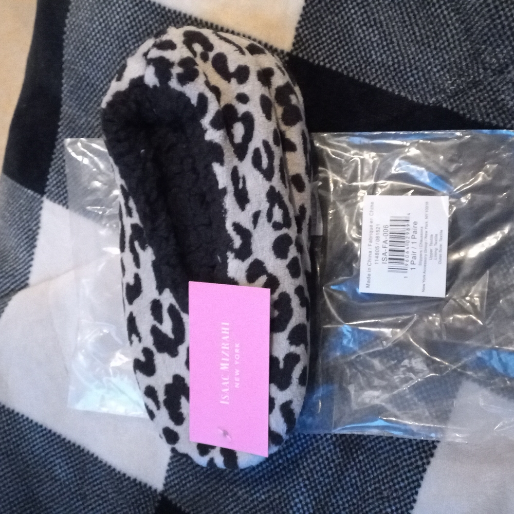 ⚡3/$18⚡NEW ISAAC MIZRAHI Cozy Sherpa Lined Women’s Fuzzy Slipper Sock -  Small